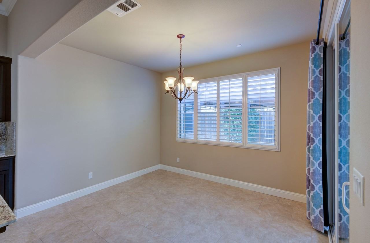 4279 Heritage Ave - Photo 7 of 16