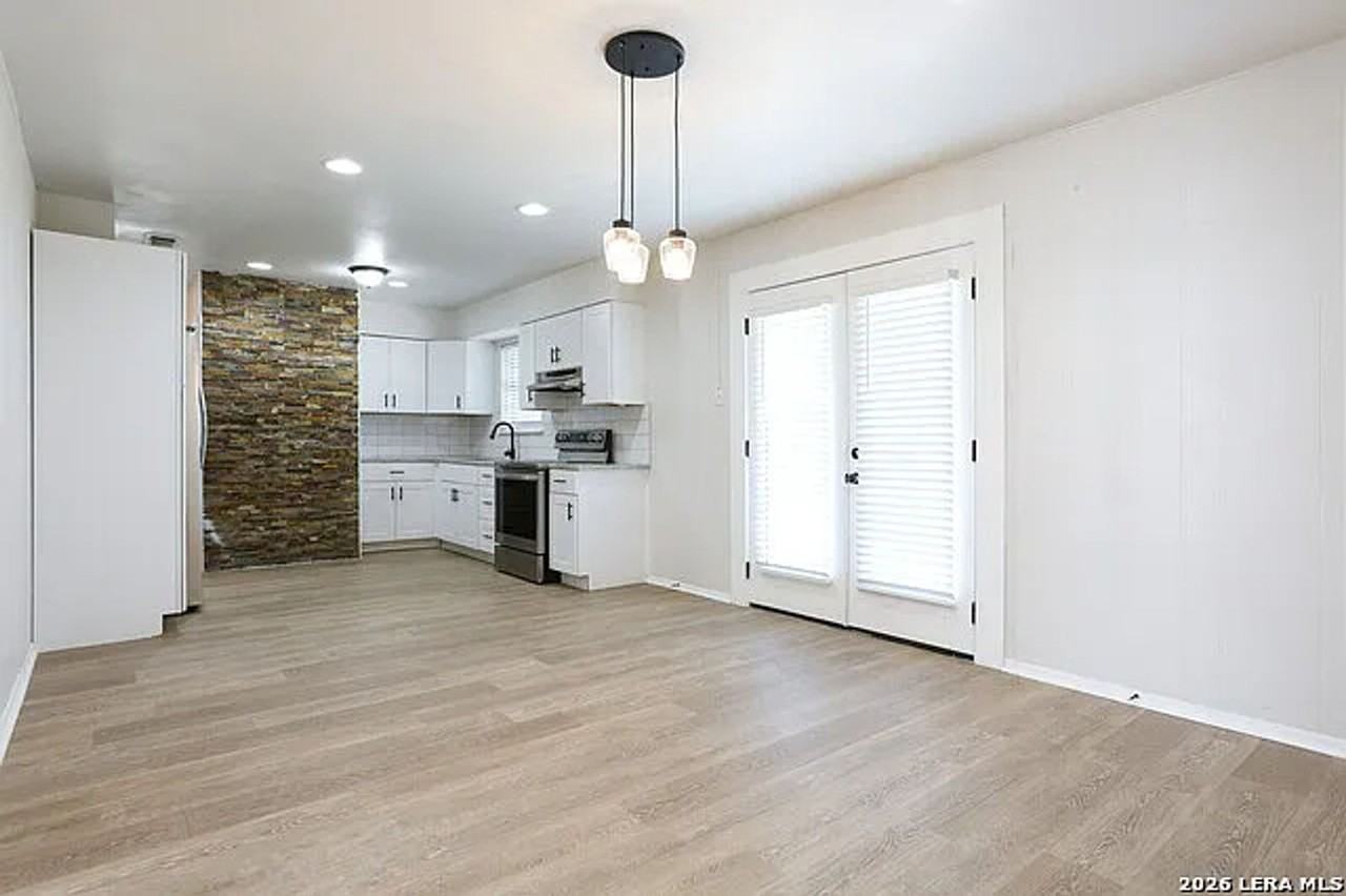 2027 Leesburg St - Photo 4 of 14