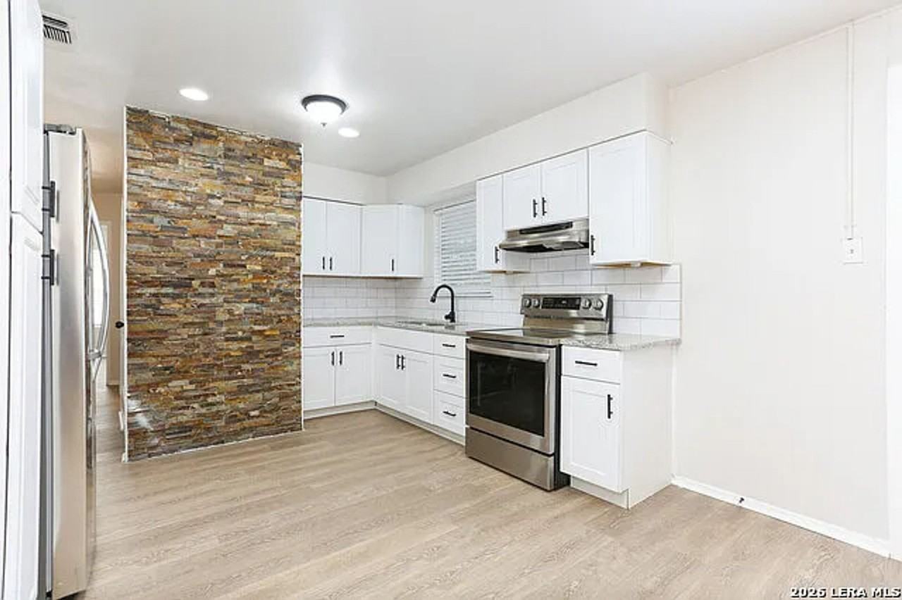 2027 Leesburg St - Photo 5 of 14