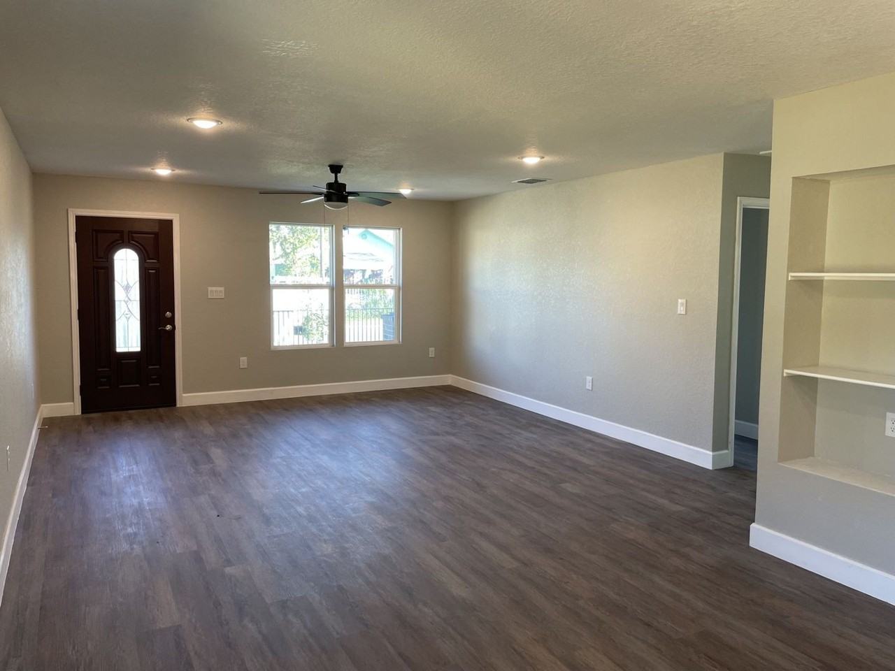 255 Dolores Ave - Photo 2 of 9