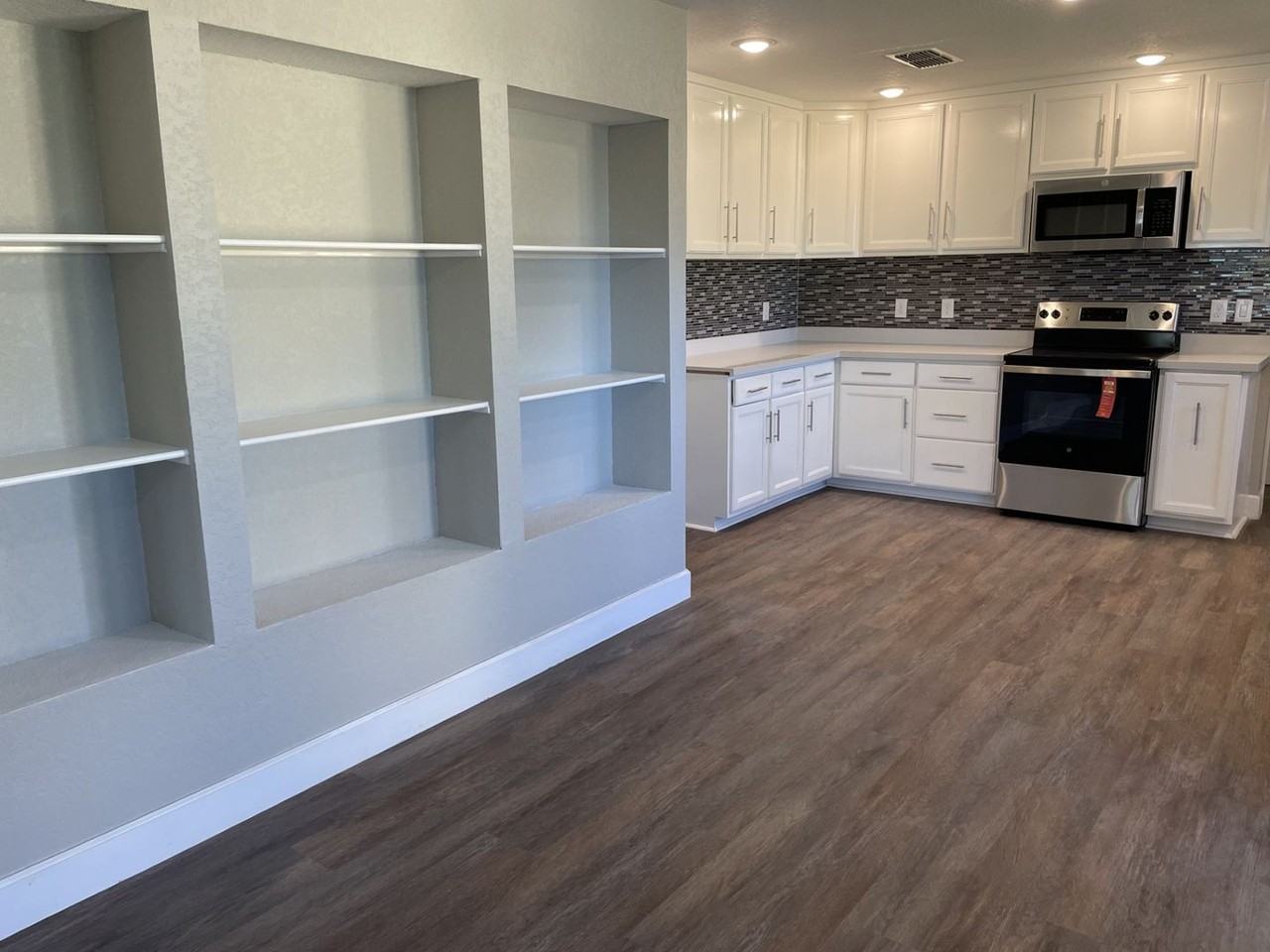 255 Dolores Ave - Photo 3 of 9