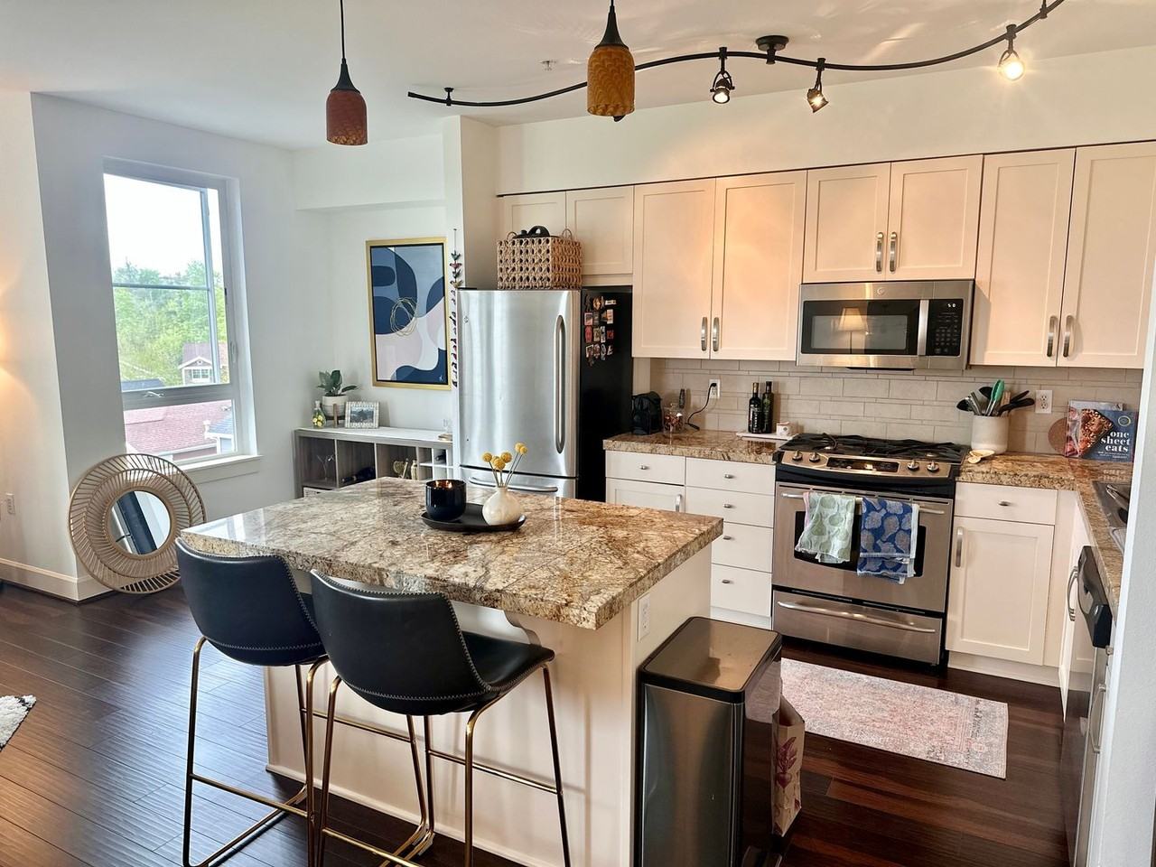 1880 25th Ave Ne #301 - Photo 6 of 26