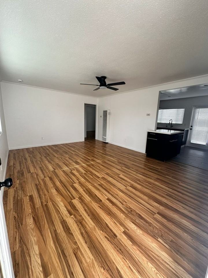 378 Evergreen Ave - Photo 6 of 32