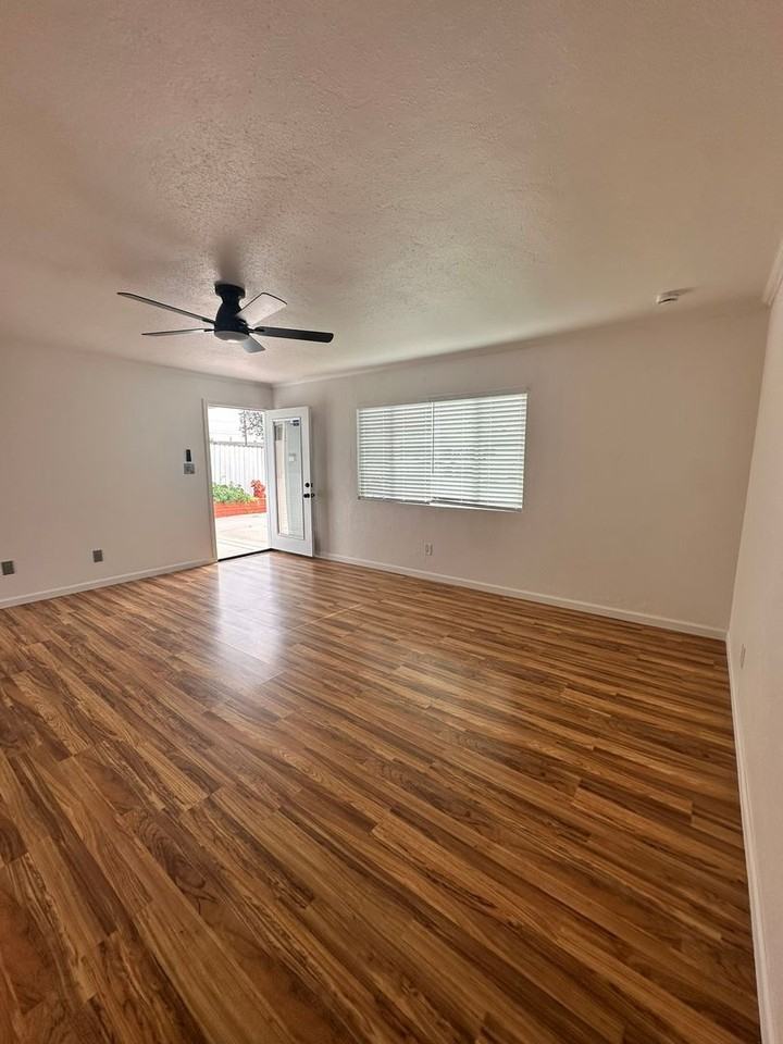 378 Evergreen Ave - Photo 7 of 32