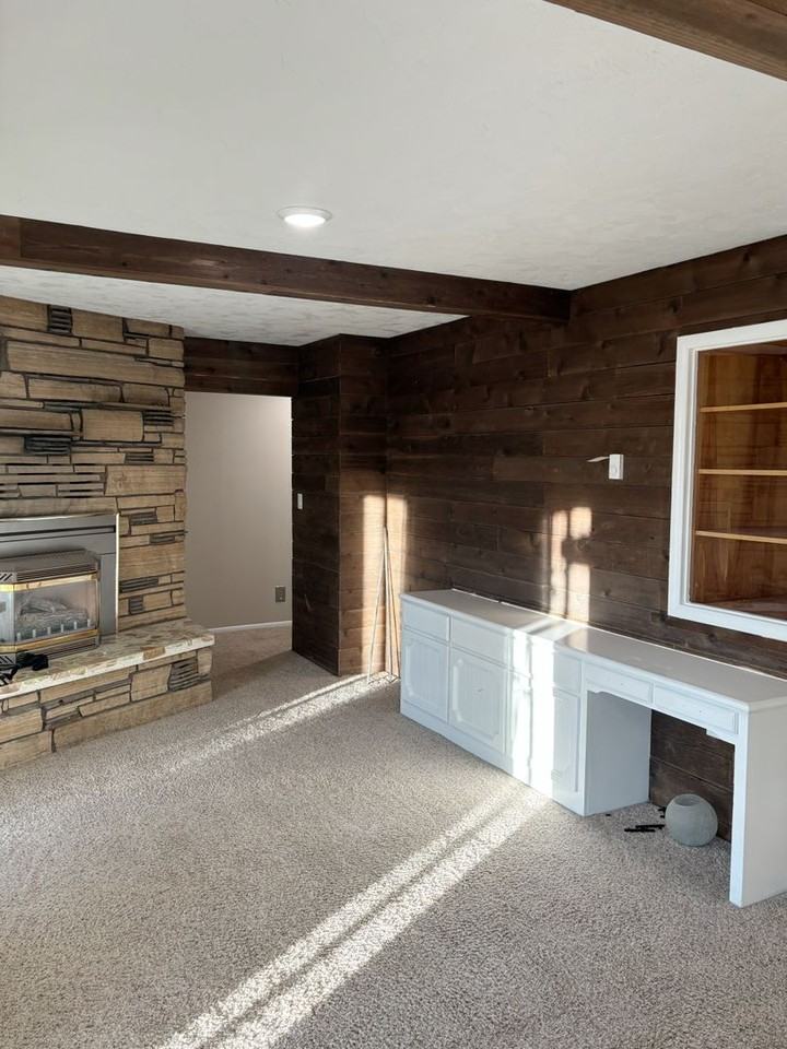 147 N 3900 E - Photo 4 of 15