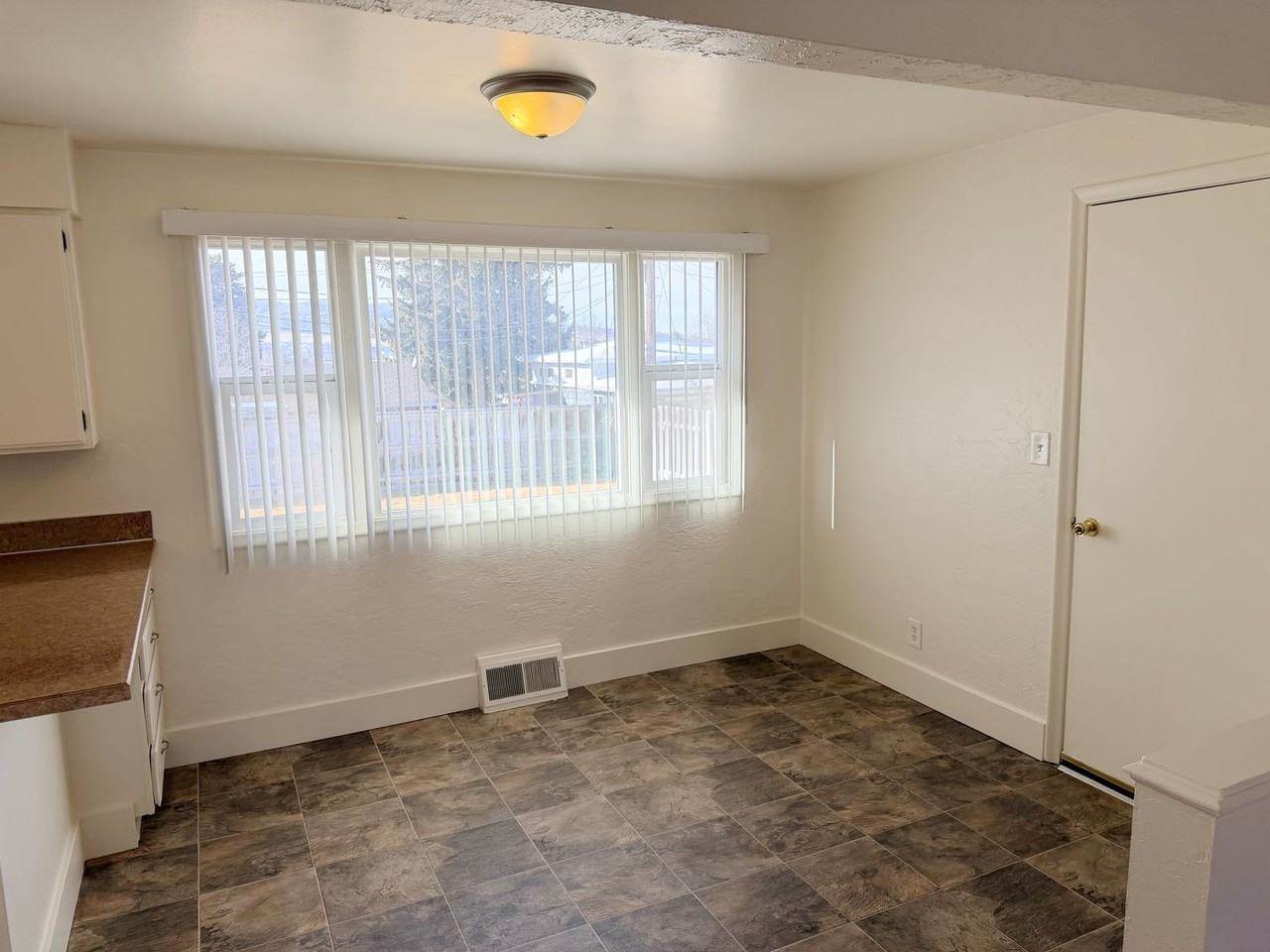 85 Princeton Ave - Photo 6 of 14