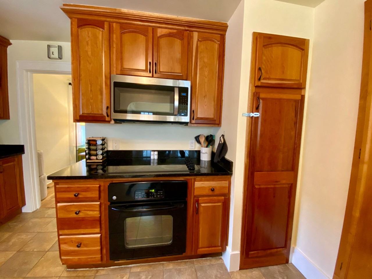 2323 Agate St - Photo 6 of 25