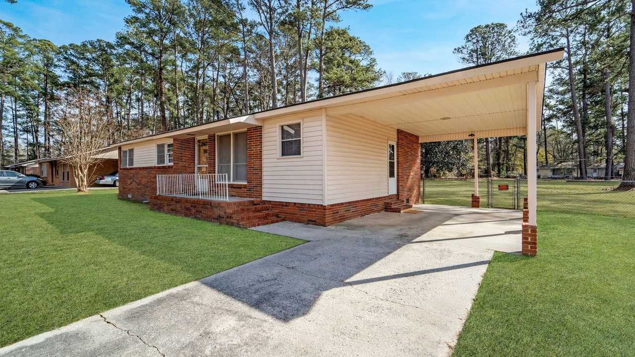 201 E Myrtle St - Photo 3 of 50