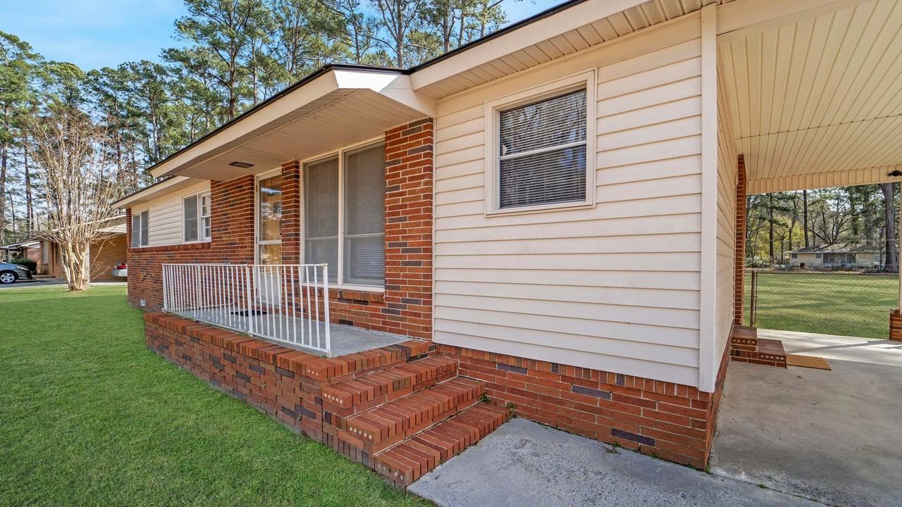 201 E Myrtle St - Photo 4 of 50