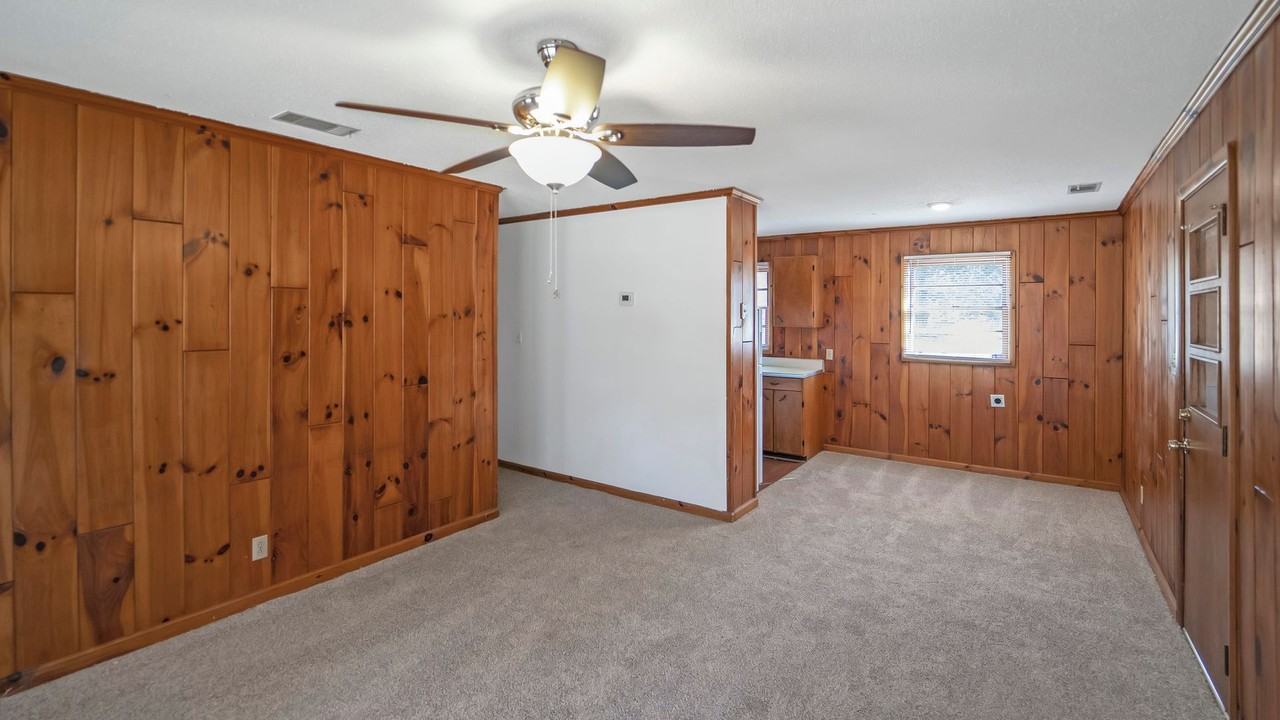 201 E Myrtle St - Photo 7 of 50