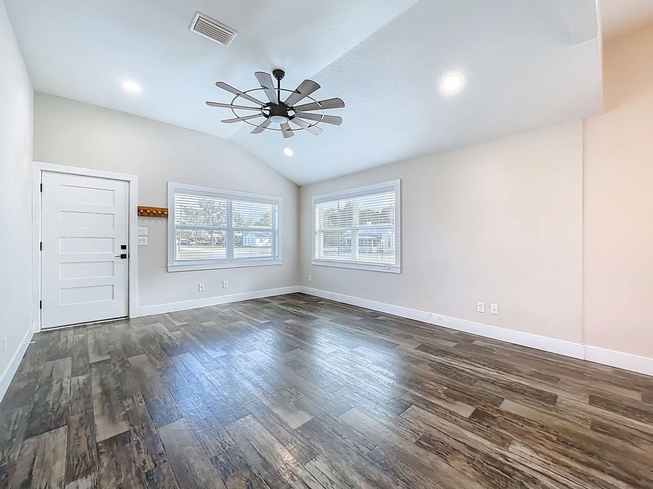 389 S Central Ave - Photo 7 of 50