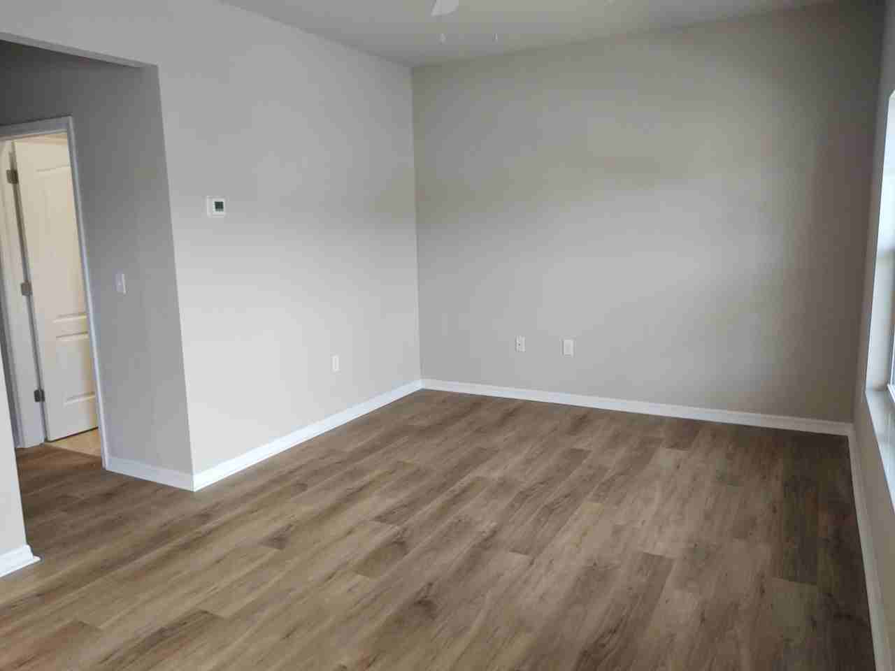 2613 Landover Blvd - Photo 3 of 5