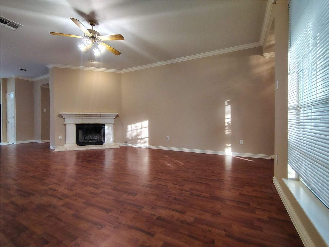 2504 Hutton Ln - Photo 3 of 19