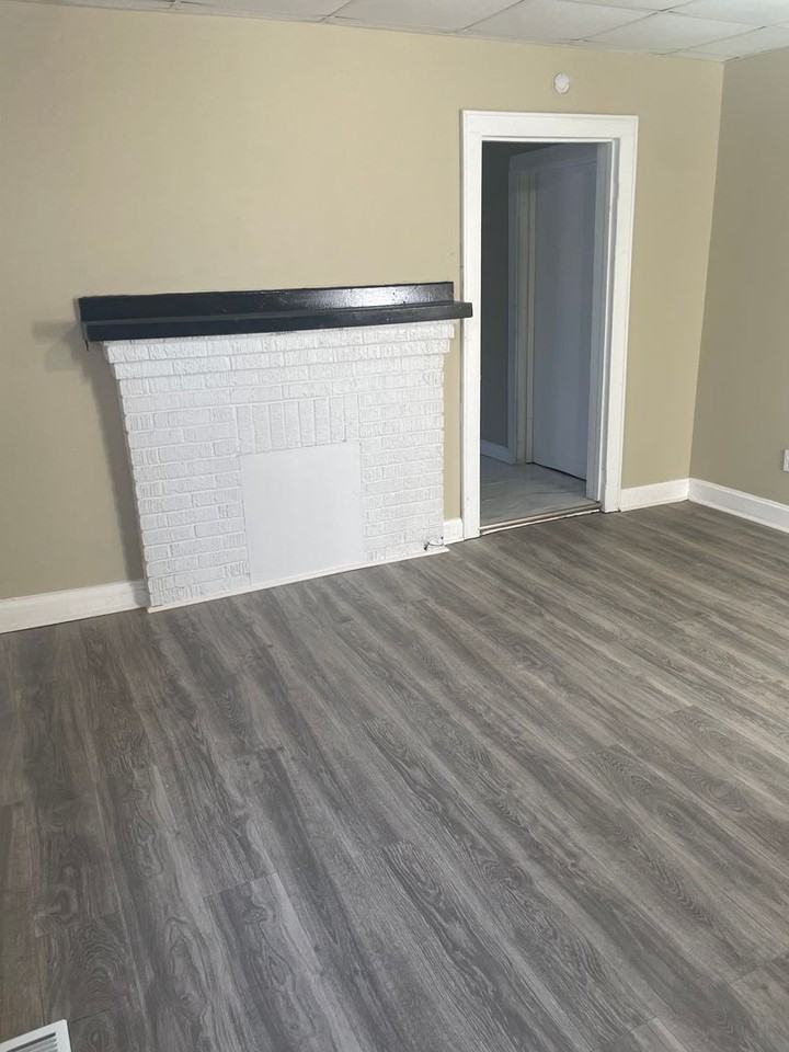 2228 Washington Ave - Photo 2 of 9