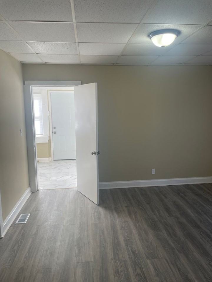 2228 Washington Ave - Photo 3 of 9