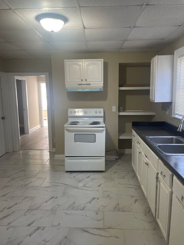 2228 Washington Ave - Photo 5 of 9