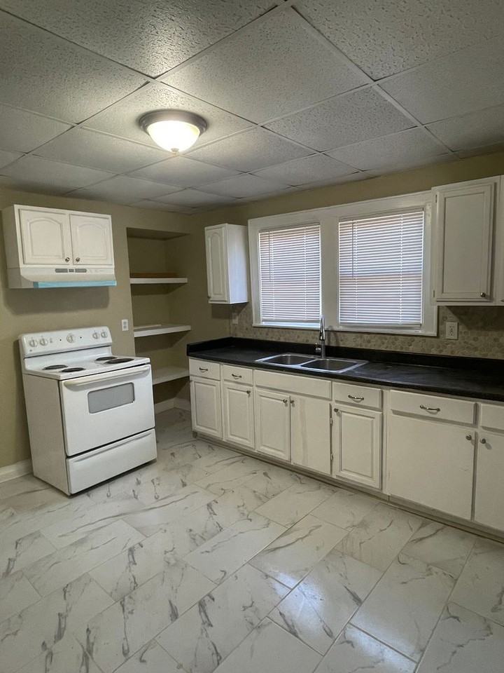 2228 Washington Ave - Photo 6 of 9