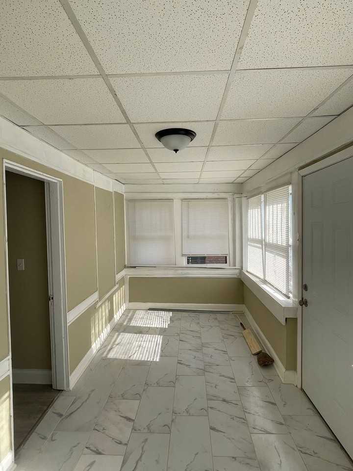 2228 Washington Ave - Photo 7 of 11