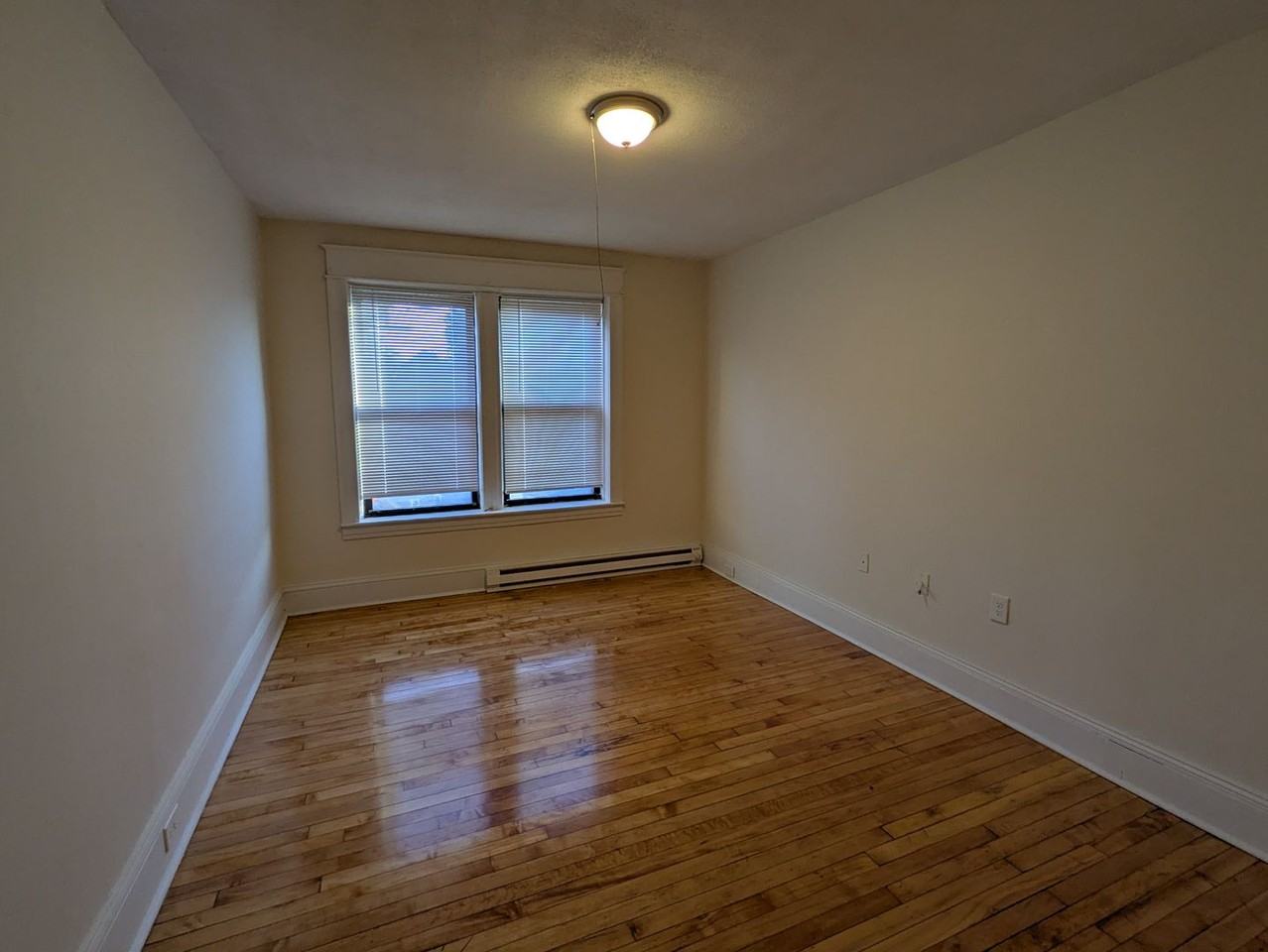 1447 Dwight St - Photo 6 of 6