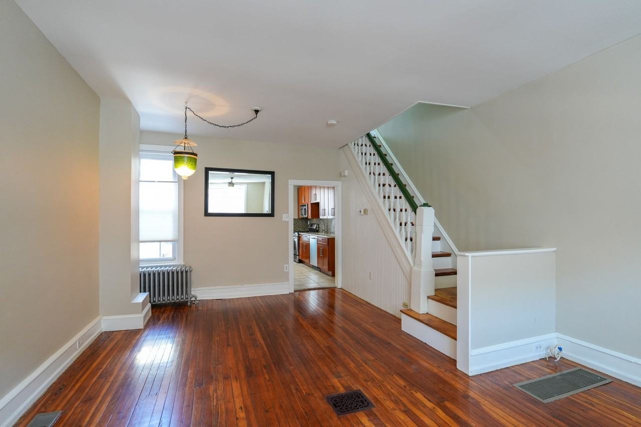 2625 S Carlisle St - Photo 3 of 30