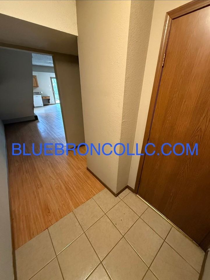 118 Sw Oxford Pl - Photo 2 of 13