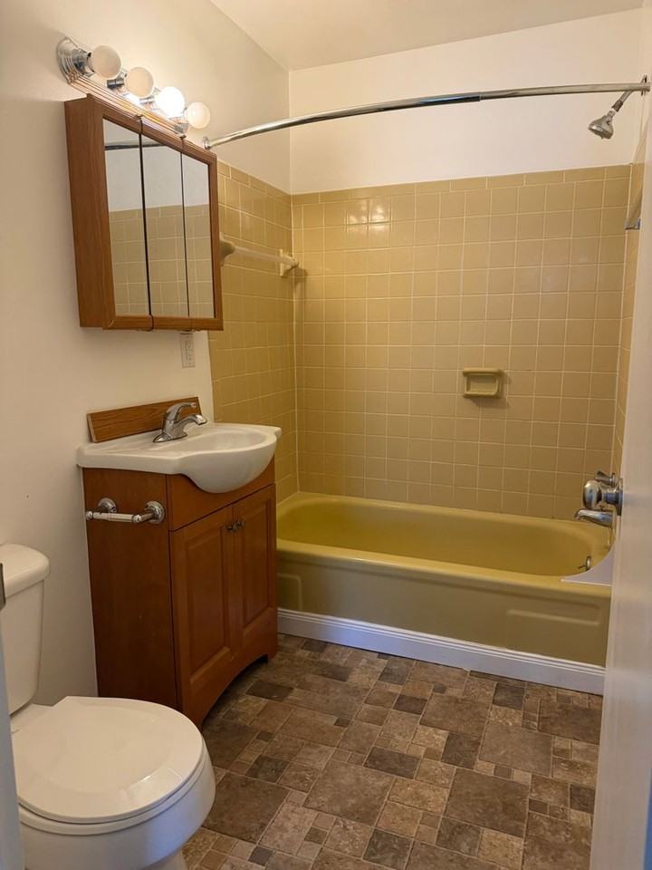 Sunset Landing - Photo 2 of 10