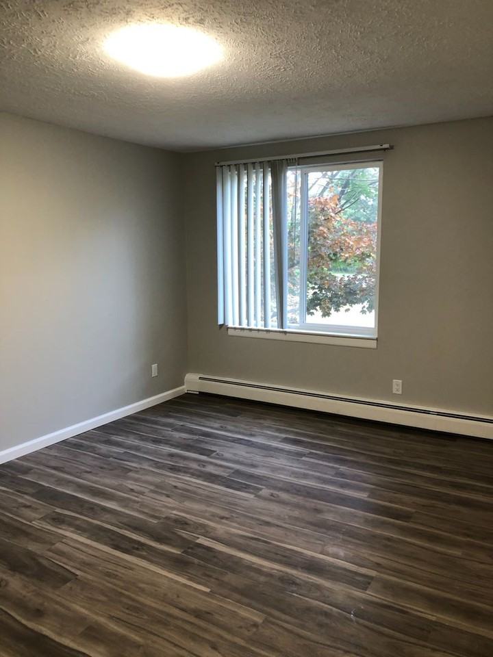 Sunset Landing - Photo 4 of 10