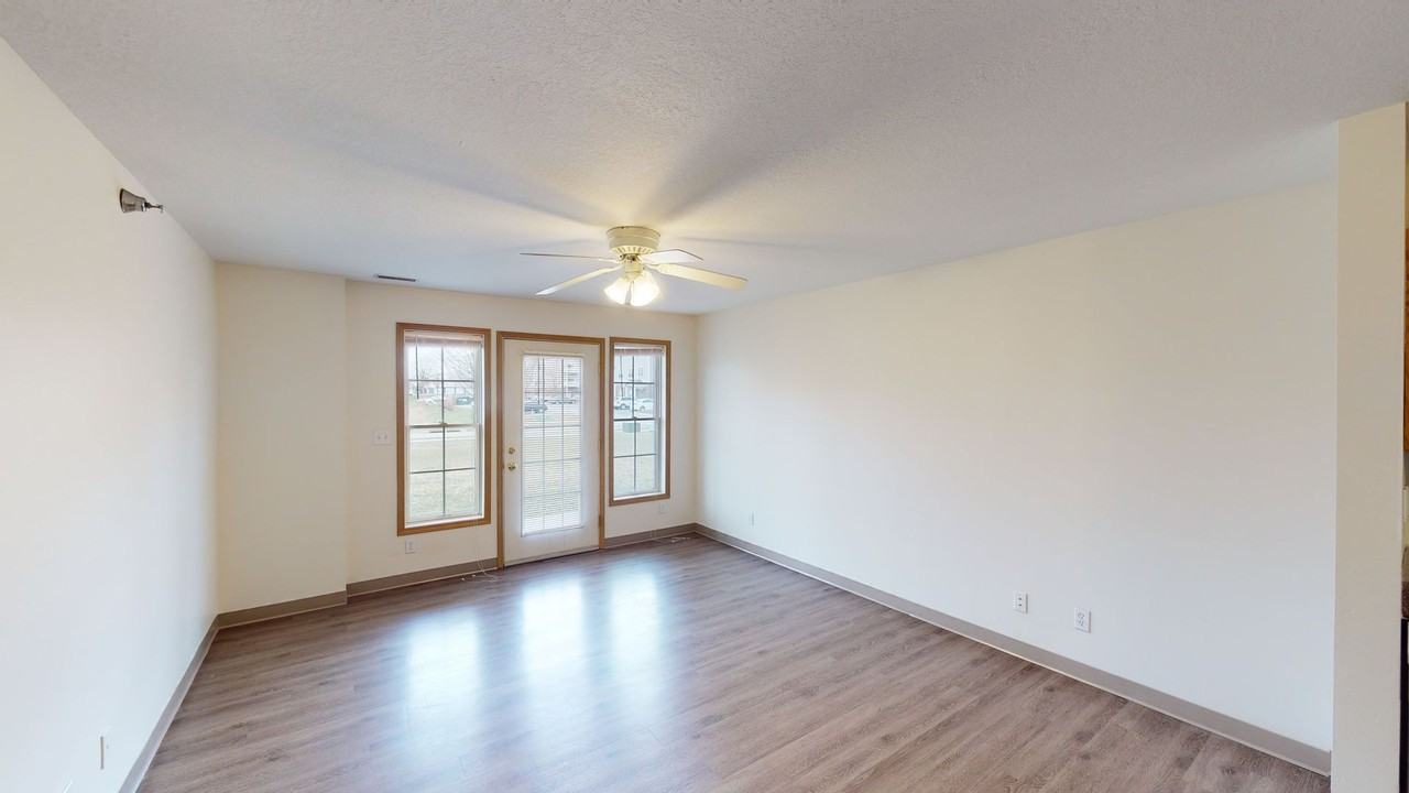 1426 Mayfield - Photo 4 of 10