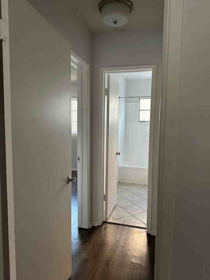 Lovely Property in the Heart of Glendale - Photo 5 of 18