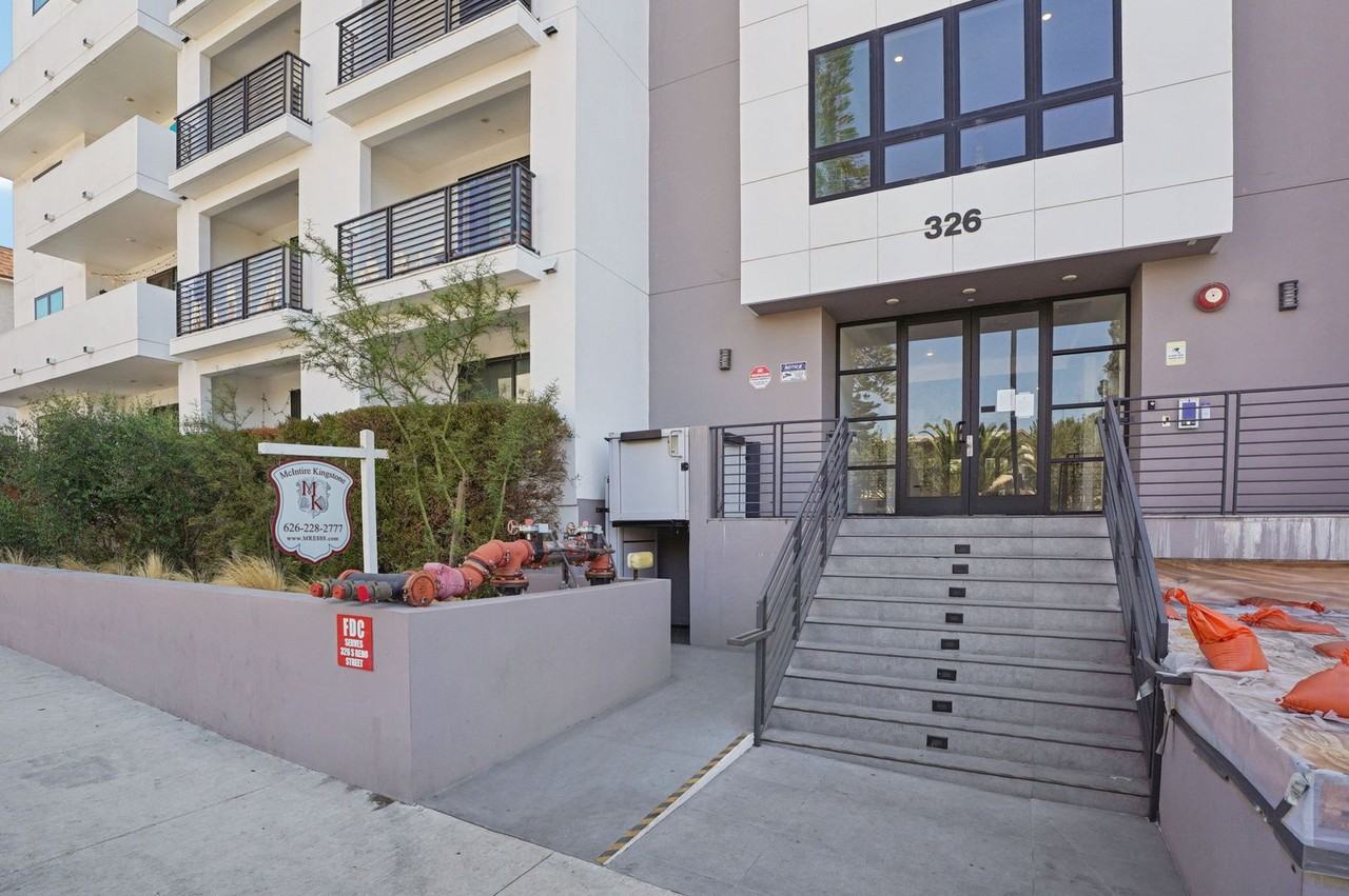 Modern Aesthetic, Amenities and Appliances Available! Take a Tour! - Photo 5 of 31