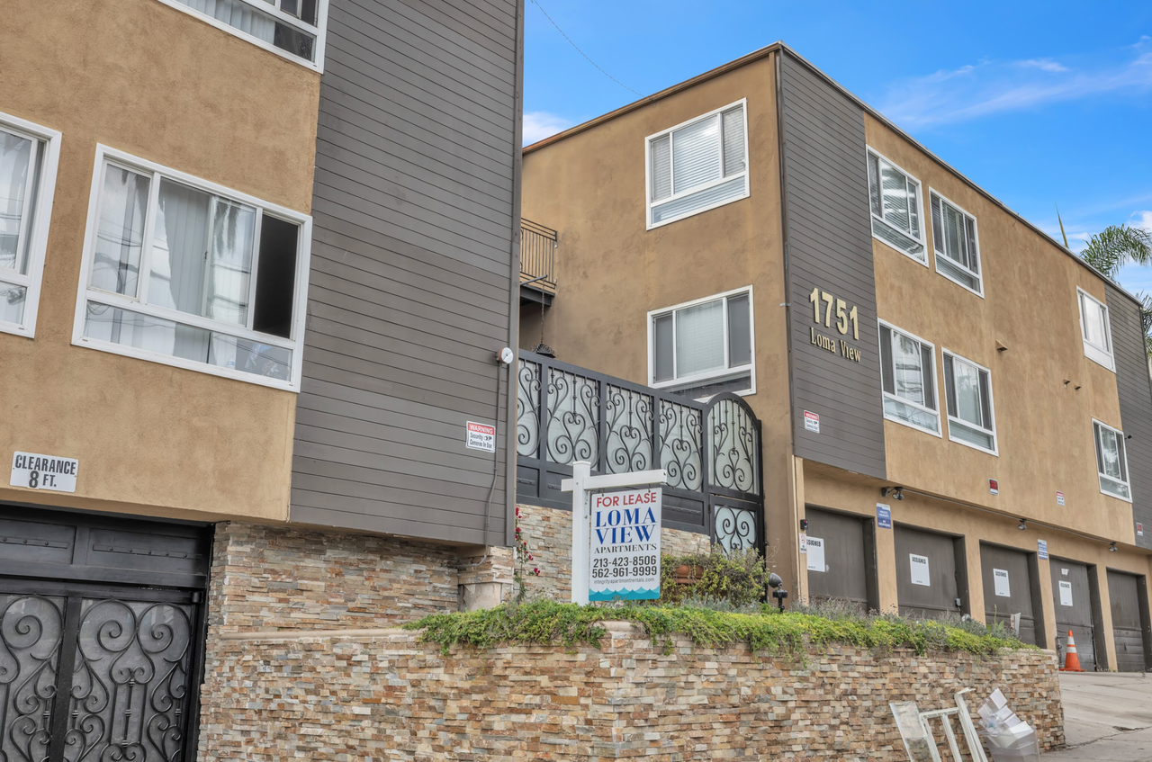 1751 Loma Ave. - Photo 2 of 7