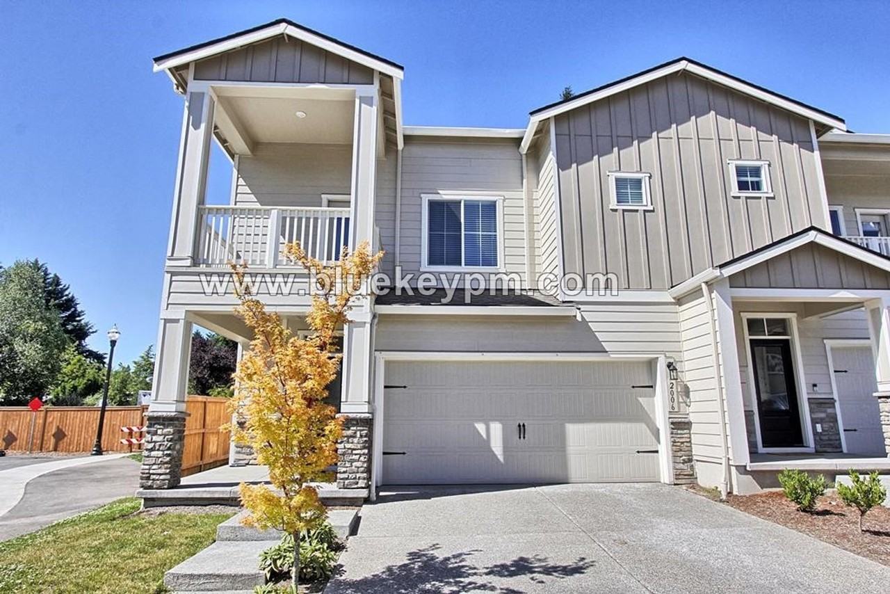 2006 Ne 102nd Cir - Photo 2 of 15