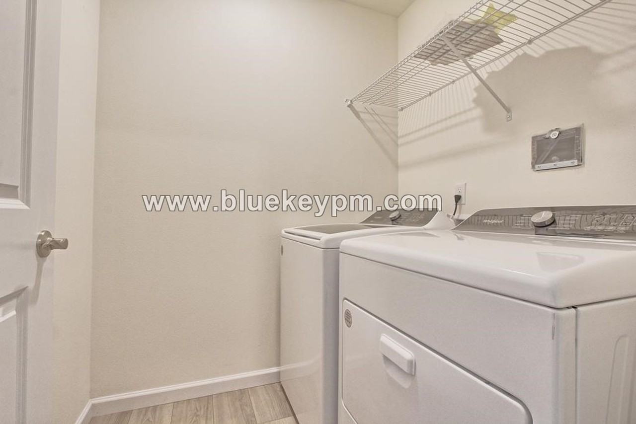 2006 Ne 102nd Cir - Photo 7 of 15