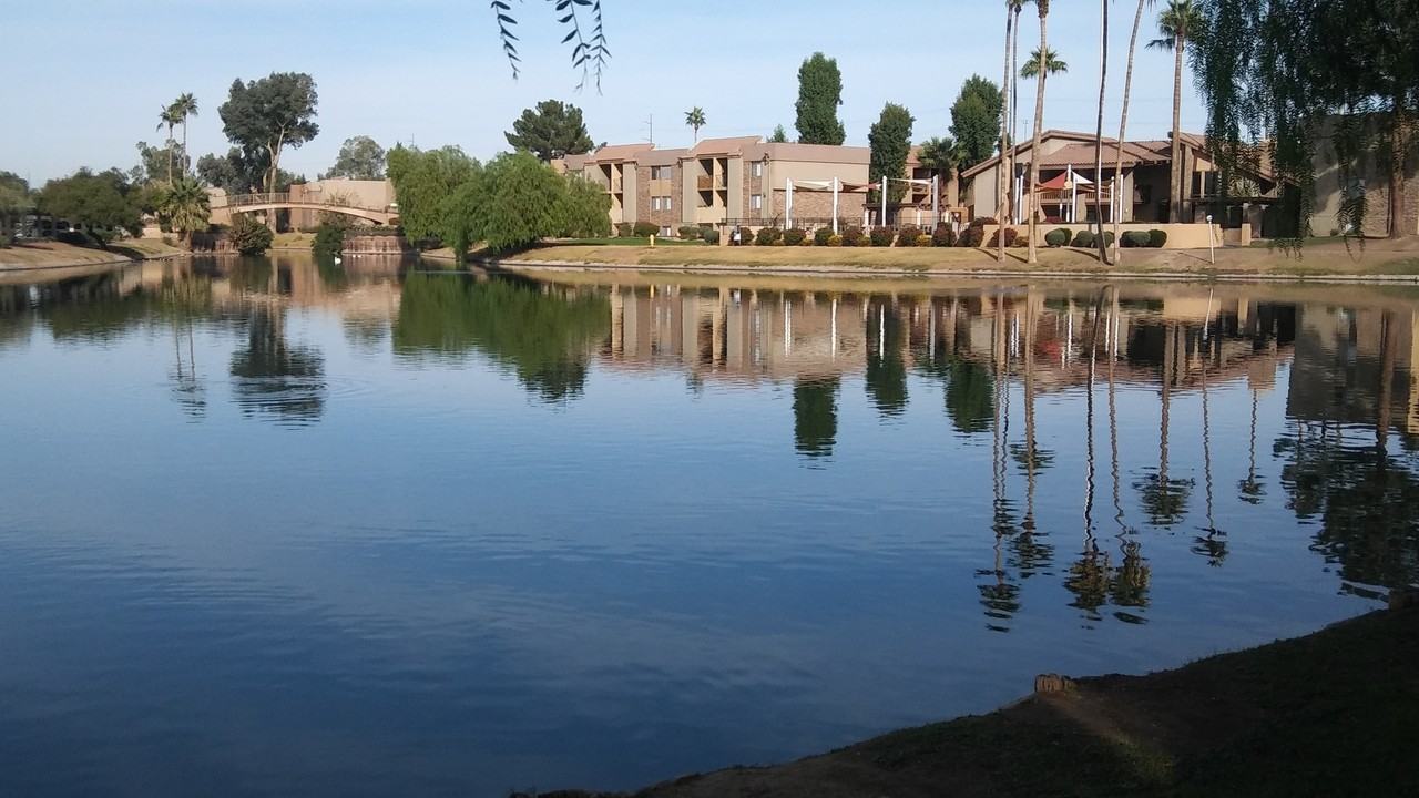 10828 N Biltmore Dr - Photo 2 of 11