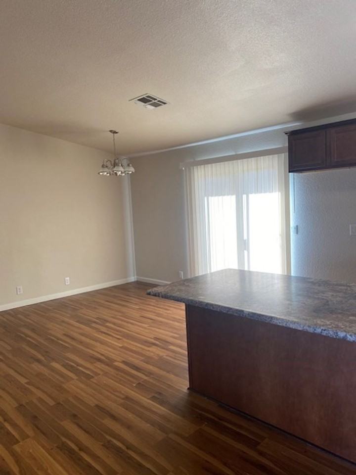 1243 Whistling Dr - Photo 4 of 11