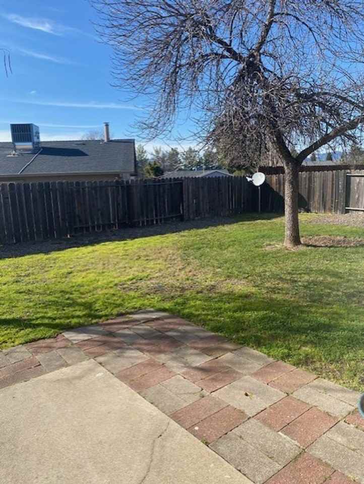 1243 Whistling Dr - Photo 5 of 11