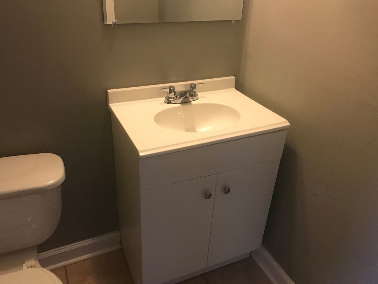 334 N Hoskins Rd - Photo 2 of 14