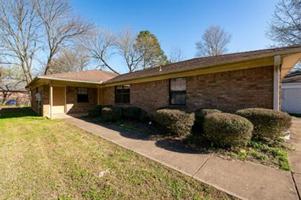 featured image of 114 S Mitchell St