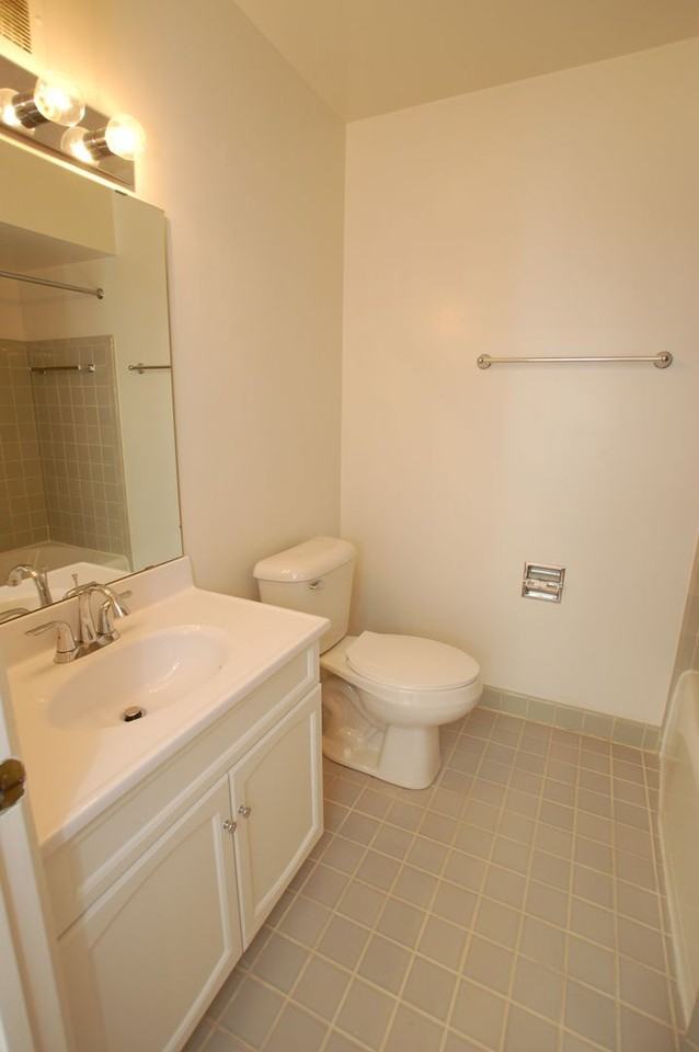 509 Midvale - Photo 7 of 9