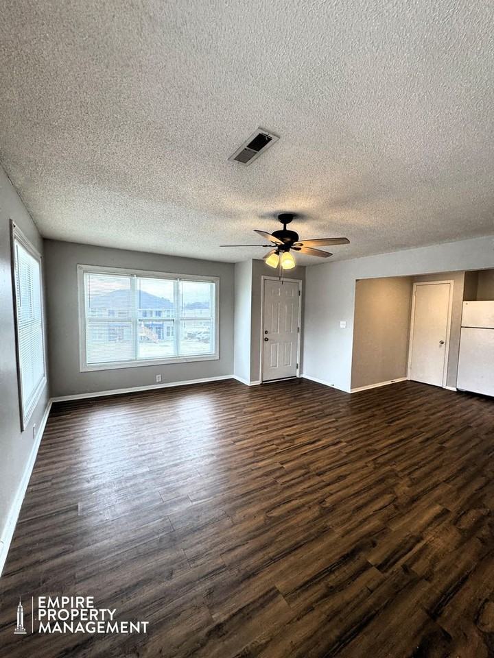 2710 Lantern Walk Se #B - Photo 2 of 16