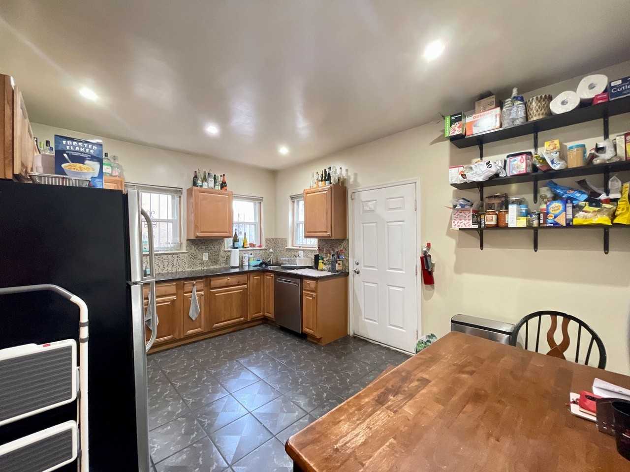 416 N 31st St - Photo 5 of 33