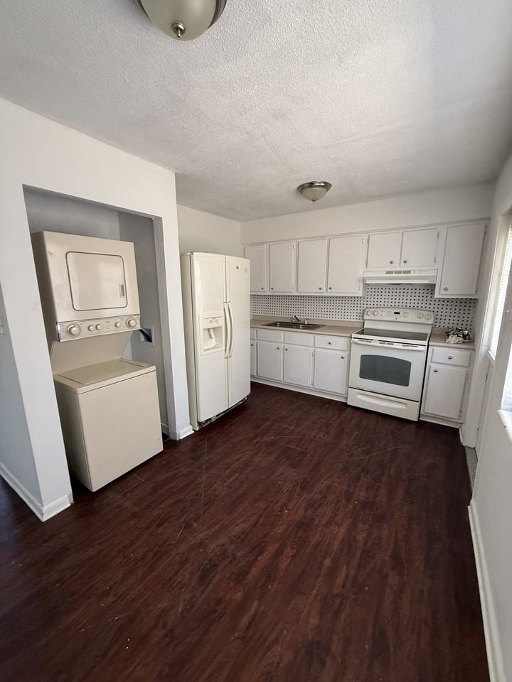 406 Se 7th Ter #6 - Photo 6 of 11