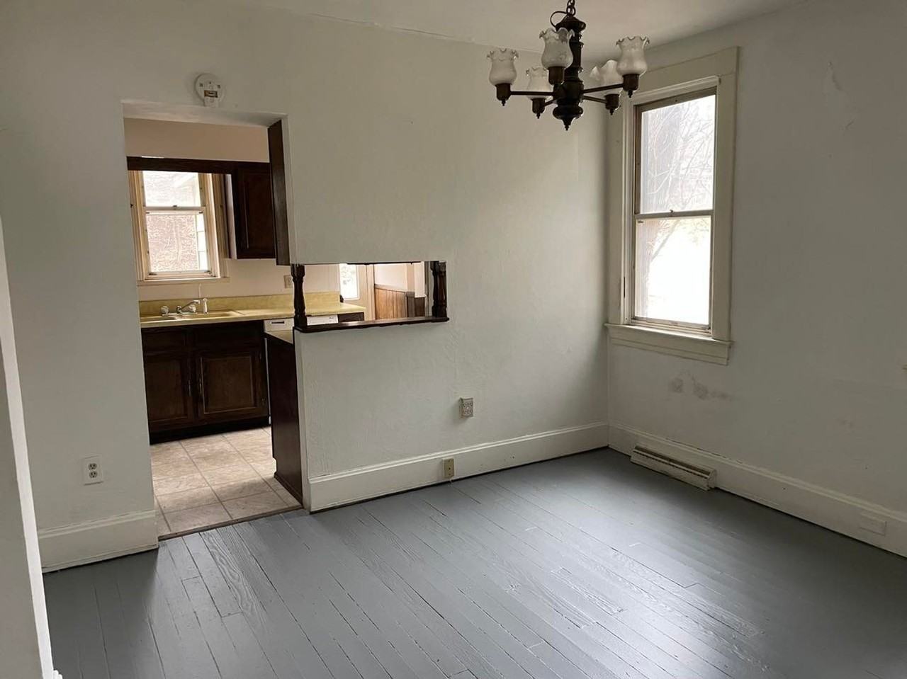 1045 Sunday St - Photo 3 of 14