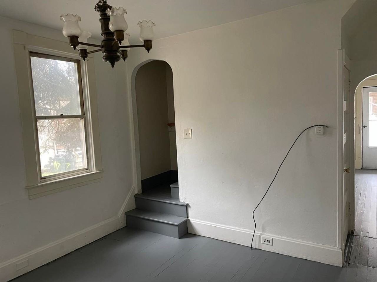 1045 Sunday St - Photo 4 of 14