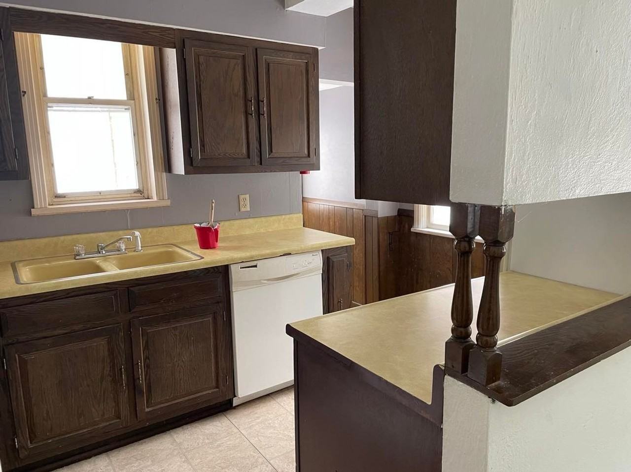 1045 Sunday St - Photo 5 of 14