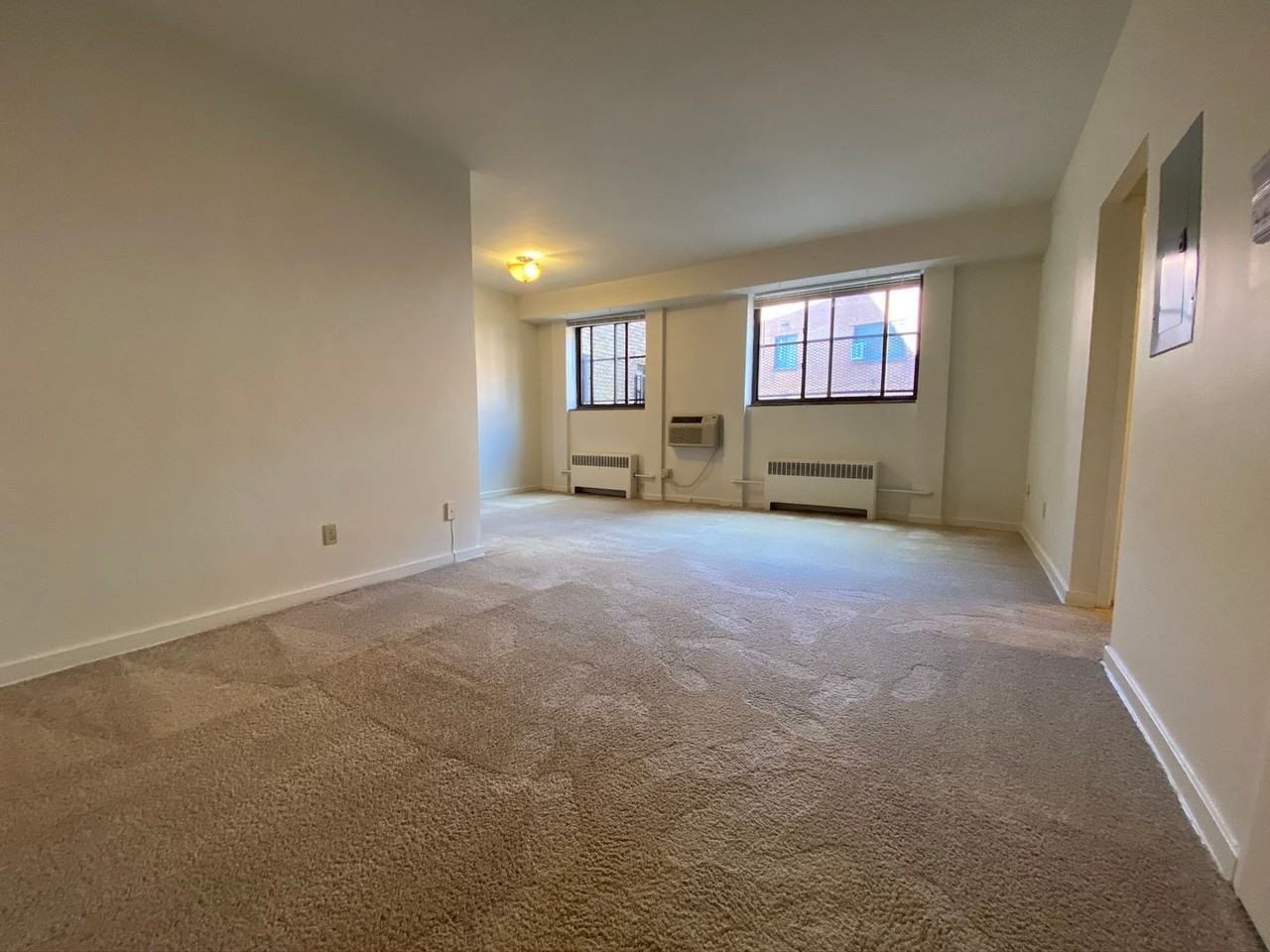 5320Fifth - Photo 2 of 30