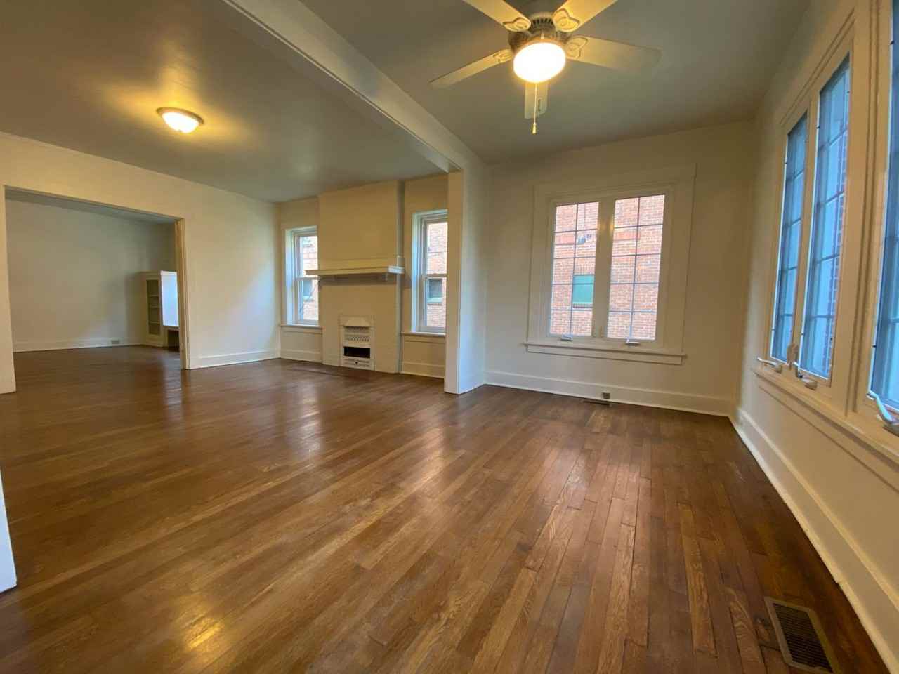 emer - Photo 3 of 11