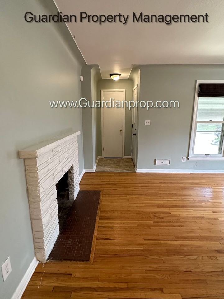 6037 Blaisdell Ave - Photo 3 of 15