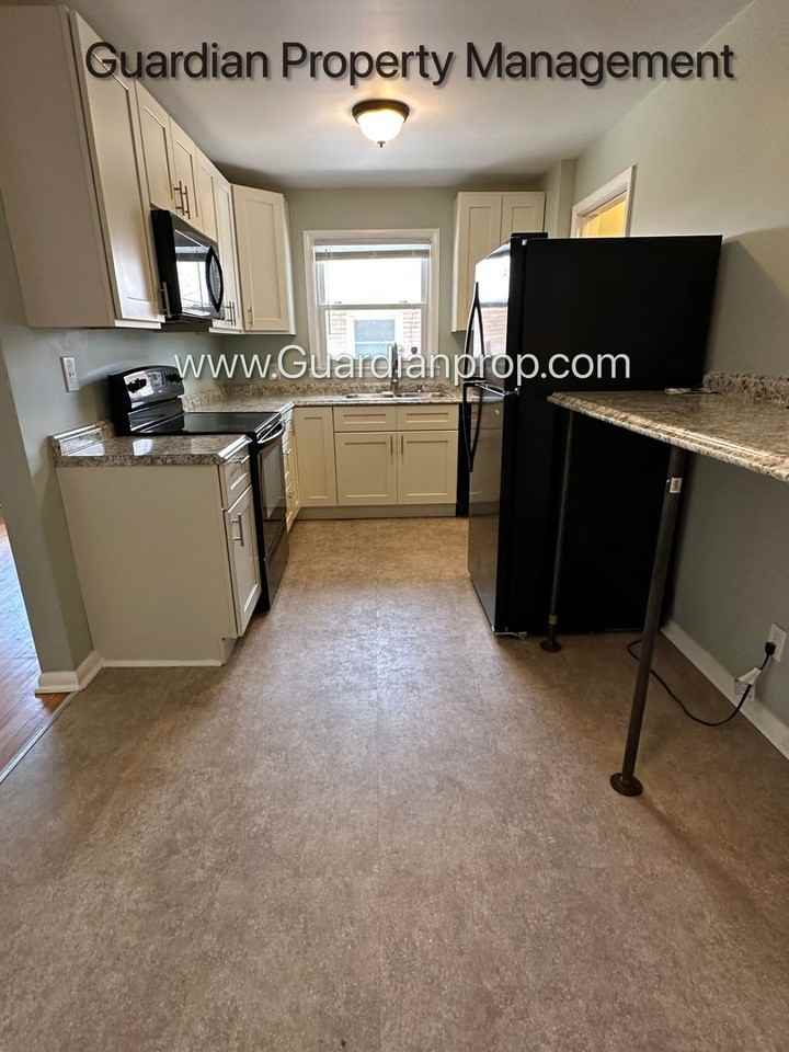 6037 Blaisdell Ave - Photo 6 of 15