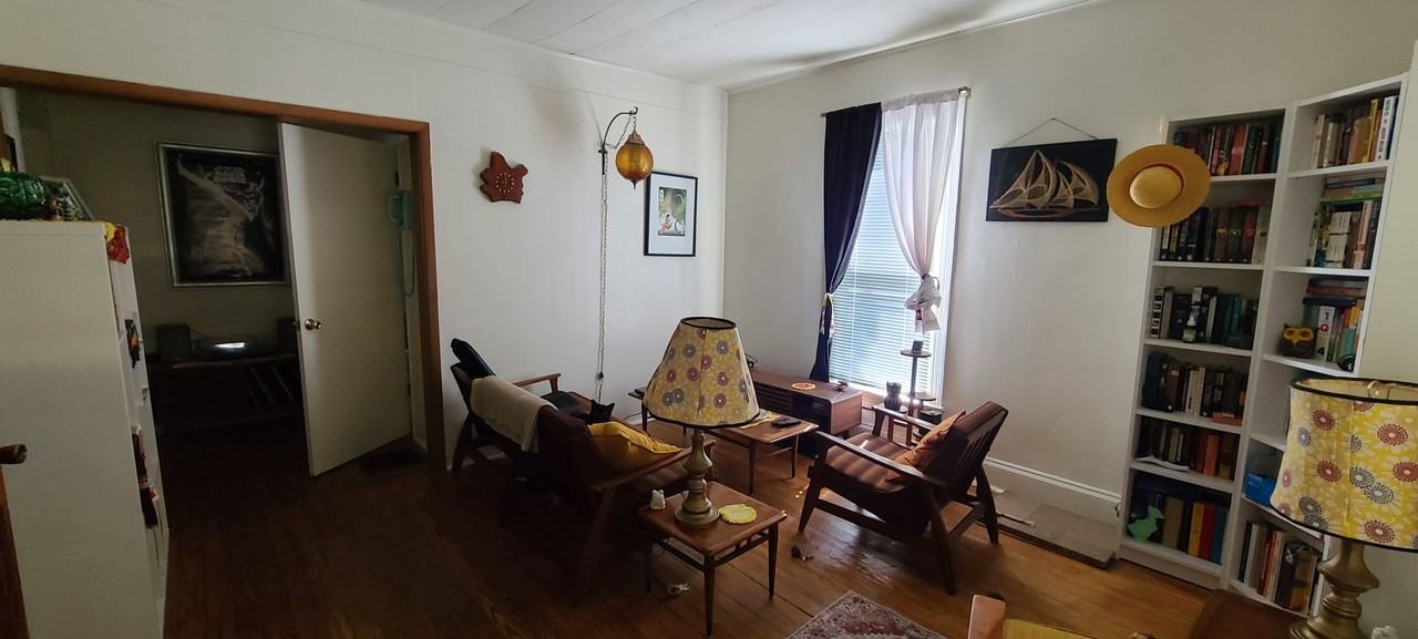 1104 N Woodburn Ave - Photo 2 of 22